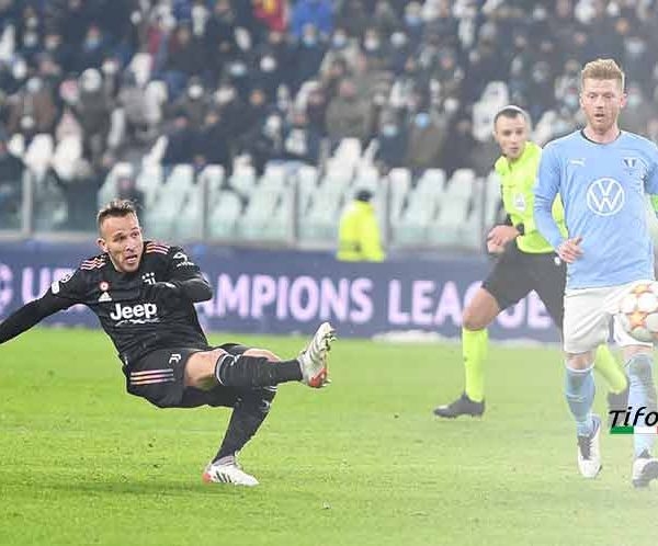 AS Roma & juventus Pertimbangkan Pertukaran Arthur Dengan Villar